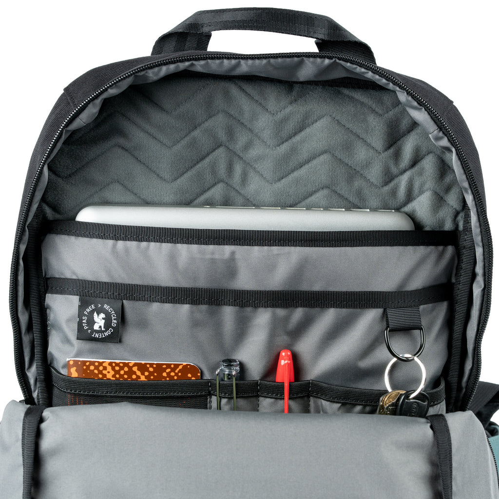 Chrome Recruit 22L Pack - Black